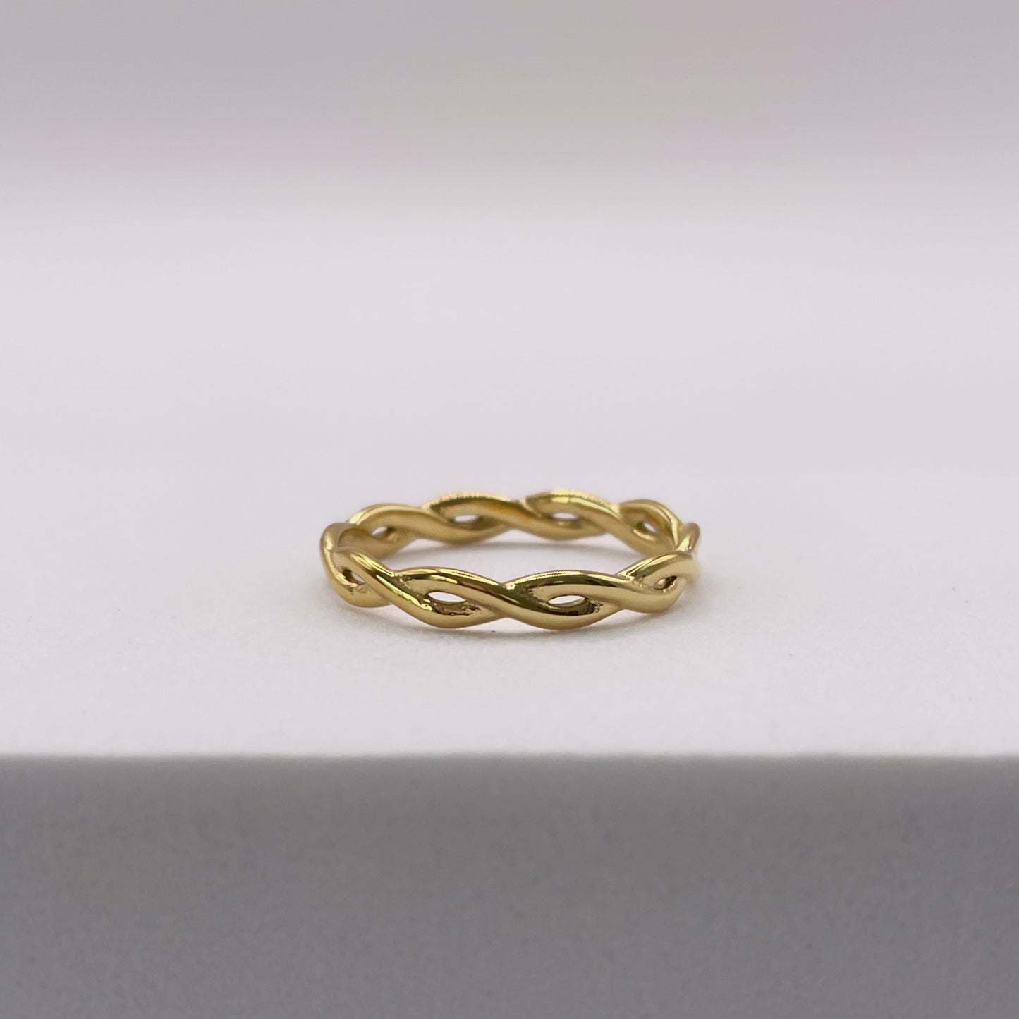 CLAUDIA RING