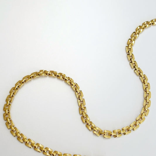 CREST NECKLACE