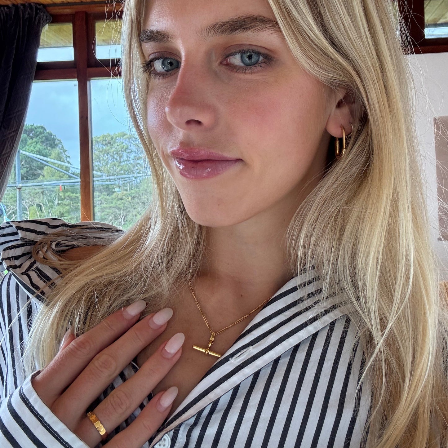 LAURA RING
